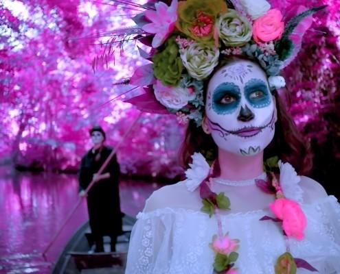 duo bow to the rhythm mann und frau auf boot 02